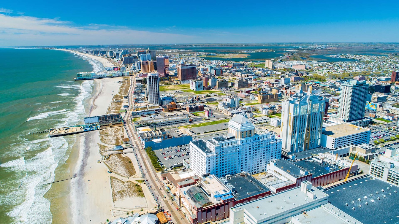 AERIAL VIEW OF ATLANTIC CITY BOARDWALK AND STEEL PIER. NEW JERSEY. USA.